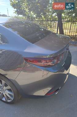 Седан Mazda 3 2021 в Киеве
