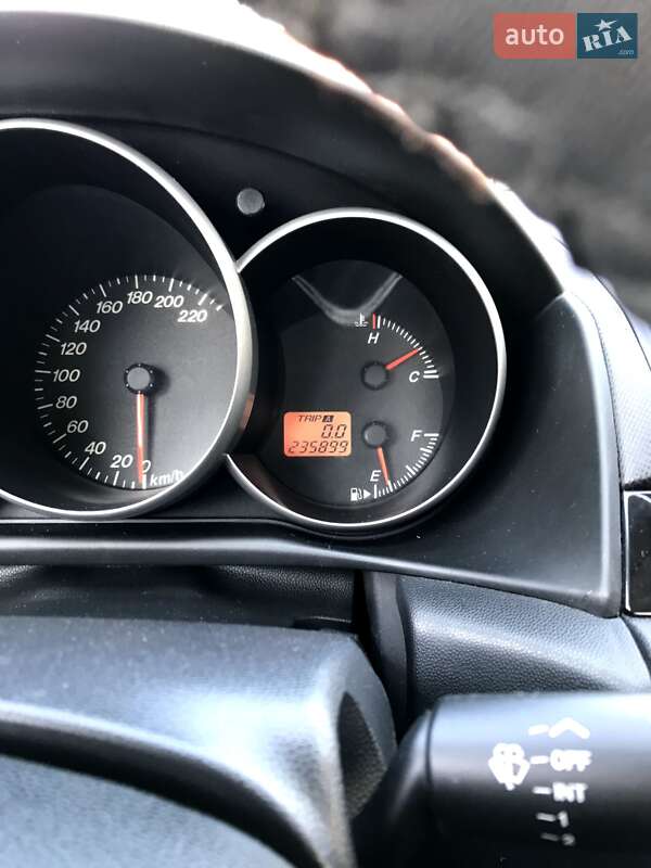 Хэтчбек Mazda 3 2005 в Киеве