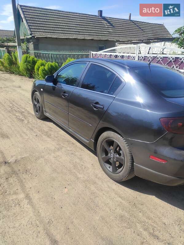 Седан Mazda 3 2004 в Белгороде-Днестровском