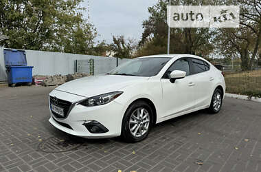 Седан Mazda 3 2015 в Киеве