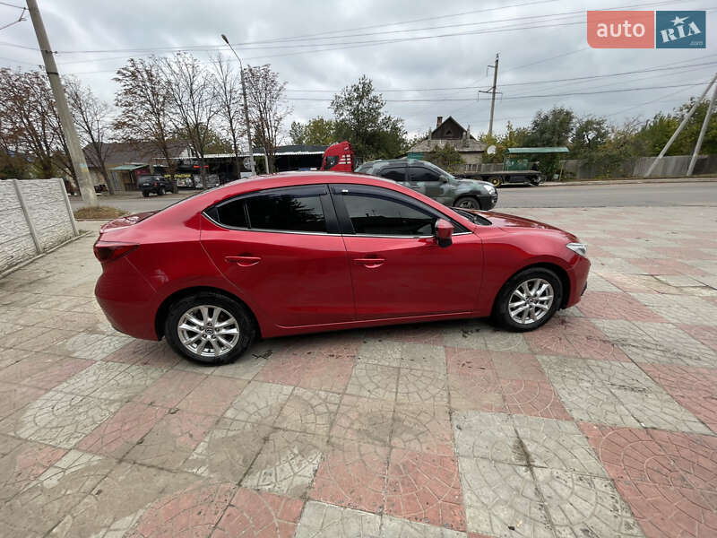 Седан Mazda 3 2015 в Краматорську