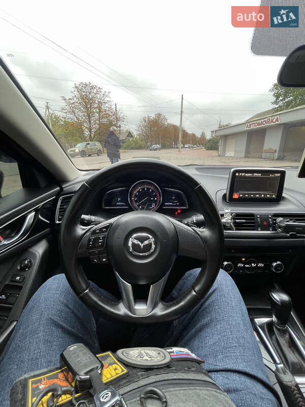 Седан Mazda 3 2015 в Краматорську