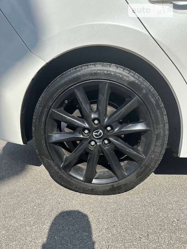 Седан Mazda 3 2016 в Богуславе