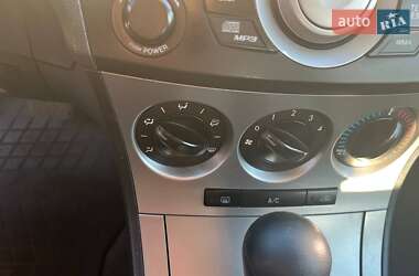 Седан Mazda 3 2010 в 
