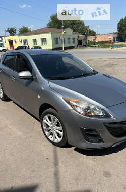 Хетчбек Mazda 3 2010 в Чернігові