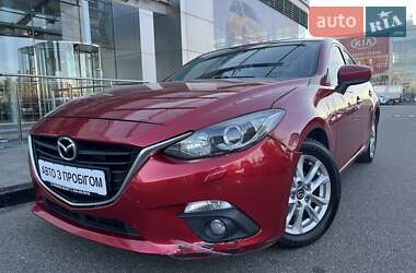 Седан Mazda 3 2015 в Киеве