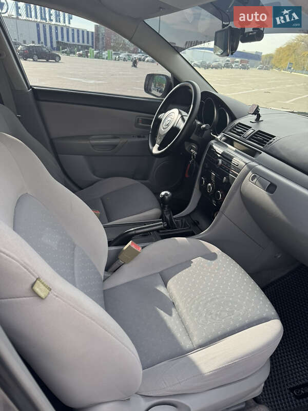 Хэтчбек Mazda 3 2005 в Одессе