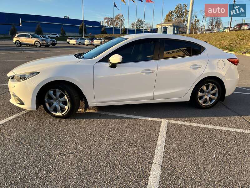 Седан Mazda 3 2014 в Виннице