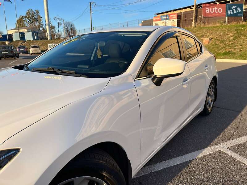 Седан Mazda 3 2014 в Виннице