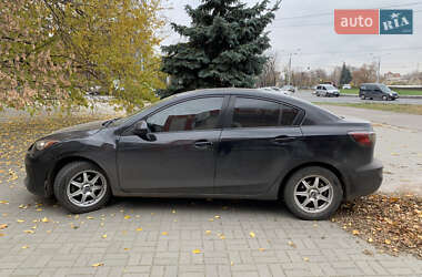 Седан Mazda 3 2013 в 