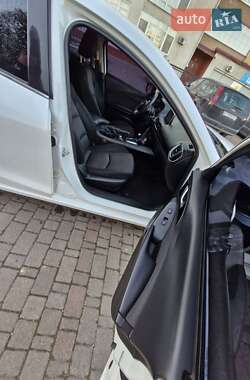 Хэтчбек Mazda 3 2013 в 