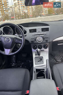 Седан Mazda 3 2010 в Киеве