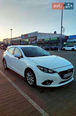 Хэтчбек Mazda 3 2016 в Софиевской Борщаговке