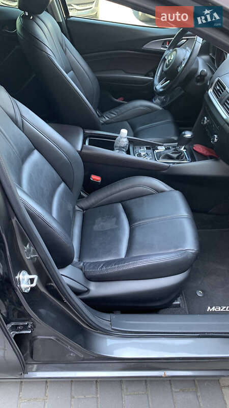 Седан Mazda 3 2017 в Луцьку