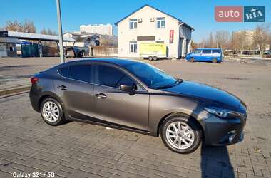 Седан Mazda 3 2014 в Киеве