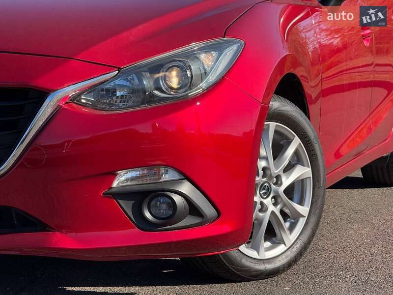 Хетчбек Mazda 3 2015 в Кривому Розі