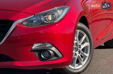 Хэтчбек Mazda 3 2015 в 