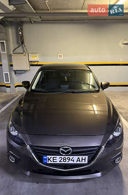 Седан Mazda 3 2016 в Днепре