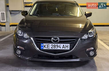 Седан Mazda 3 2016 в Днепре