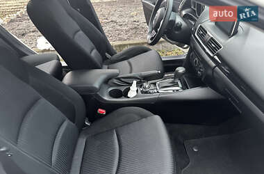 Седан Mazda 3 2016 в 