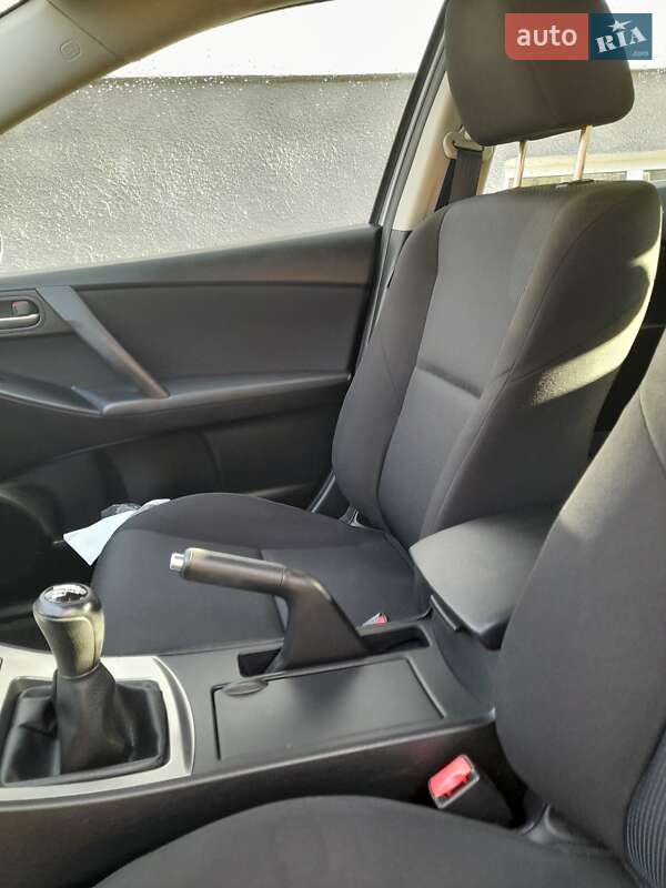 Хэтчбек Mazda 3 2011 в Стрые