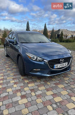 Седан Mazda 3 2016 в Павлограді