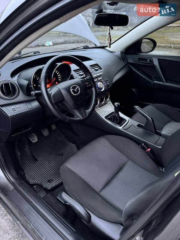 Хэтчбек Mazda 3 2009 в Богуславе