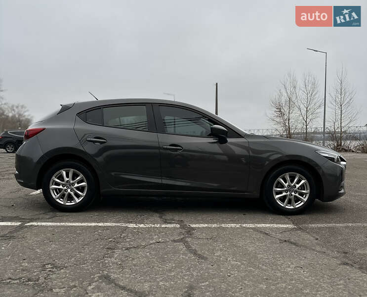 Хэтчбек Mazda 3 2018 в Киеве
