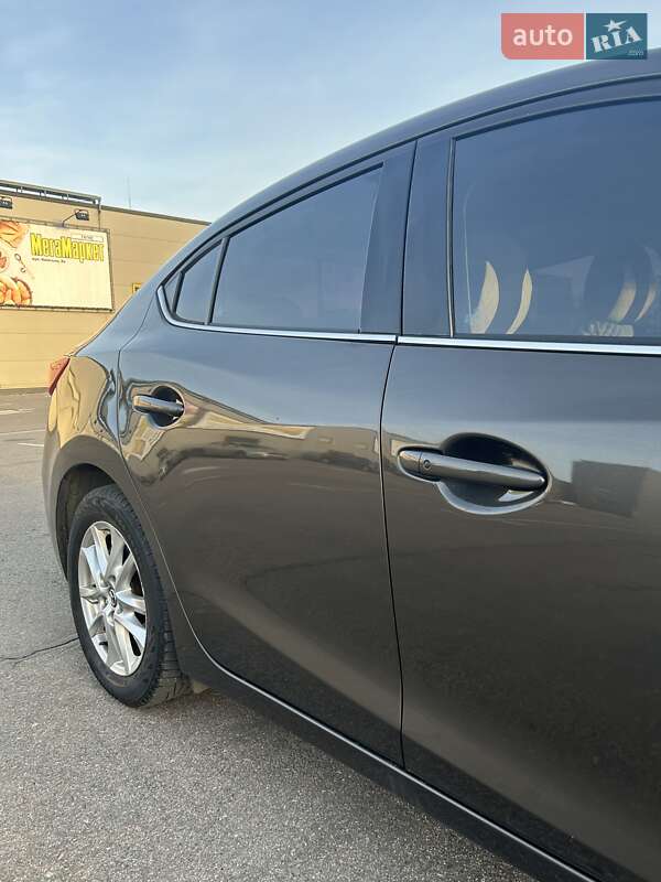 Седан Mazda 3 2013 в Киеве