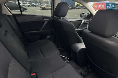 Седан Mazda 3 2011 в Днепре