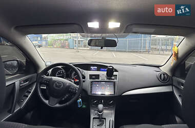 Седан Mazda 3 2011 в Днепре