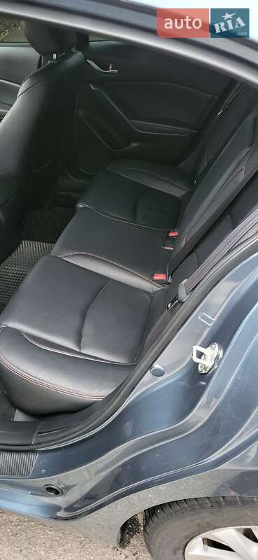 Седан Mazda 3 2015 в Полтаве