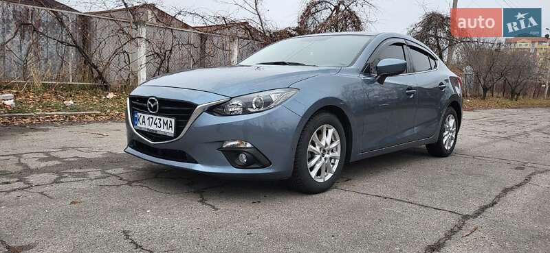 Седан Mazda 3 2015 в Полтаве