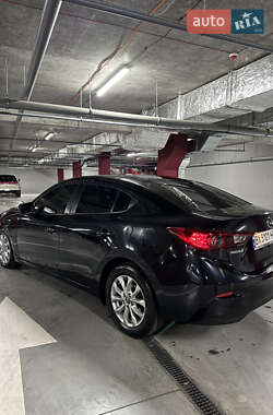 Седан Mazda 3 2014 в Дніпрі