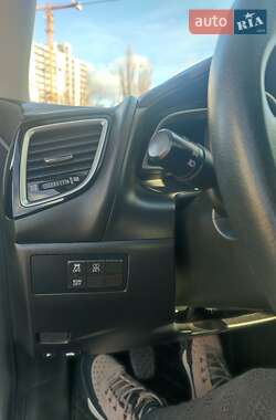 Хэтчбек Mazda 3 2016 в 