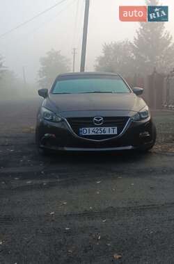 Седан Mazda 3 2015 в Першотравенске