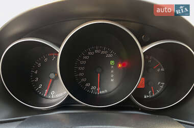 Седан Mazda 3 2004 в 