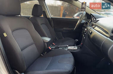 Седан Mazda 3 2004 в 