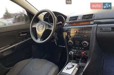 Седан Mazda 3 2004 в 