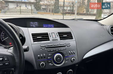 Седан Mazda 3 2011 в Дніпрі