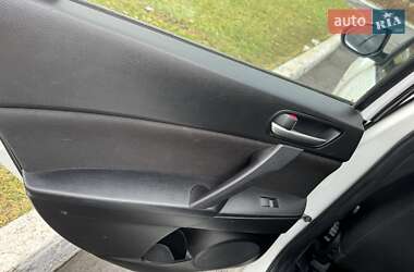 Седан Mazda 3 2011 в 