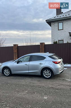 Хэтчбек Mazda 3 2017 в 