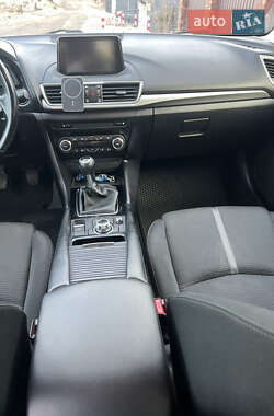 Хэтчбек Mazda 3 2017 в 