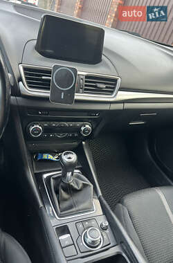 Хэтчбек Mazda 3 2017 в 