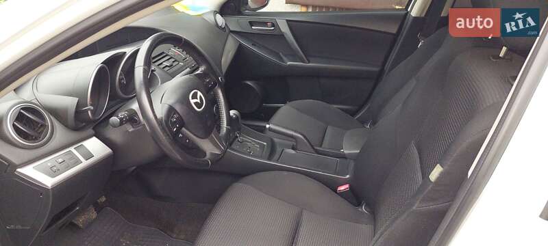 Седан Mazda 3 2012 в Кременчуге