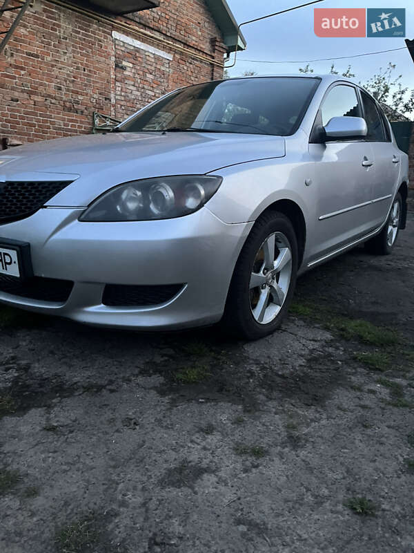 Хетчбек Mazda 3 2004 в Шептицькому