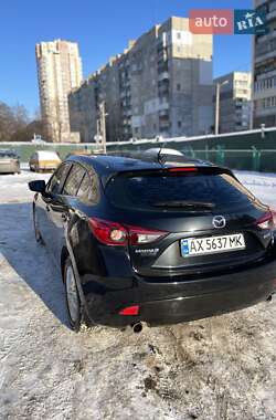 Хэтчбек Mazda 3 2015 в 
