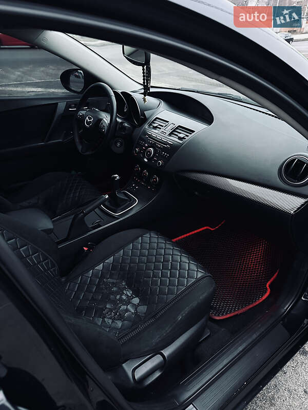 Хэтчбек Mazda 3 2012 в Полтаве