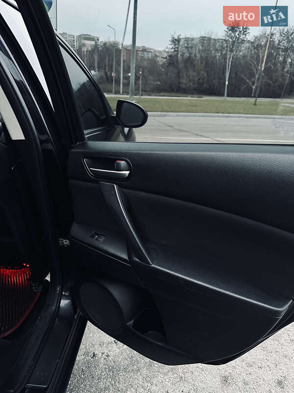 Хэтчбек Mazda 3 2012 в Полтаве