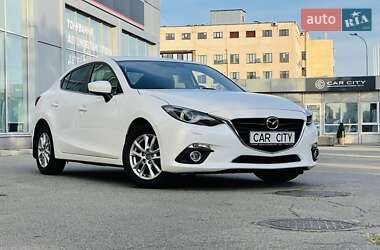 Седан Mazda 3 2015 в Киеве